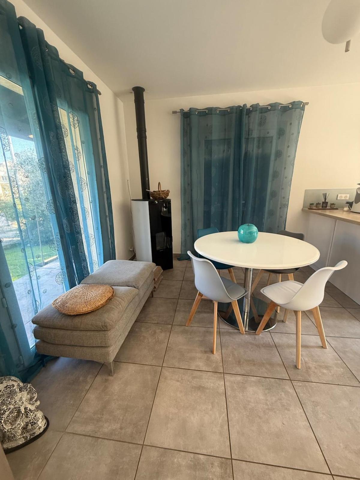 Le Havre De Paix En Garrigue 4 Chambres 3 Sdb Piscine Bezouce Luaran gambar
