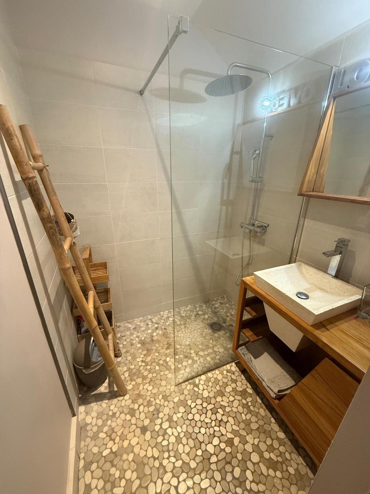 Le Havre De Paix En Garrigue 4 Chambres 3 Sdb Piscine Bezouce Luaran gambar